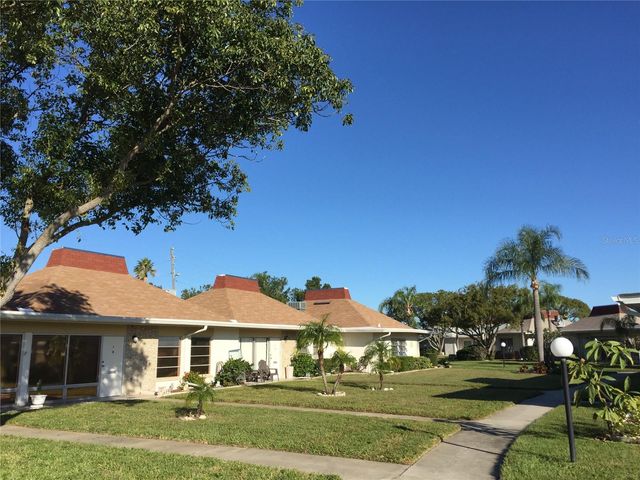 4345 TAHITIAN GARDENS CIRCLE E, Holiday, FL 34691