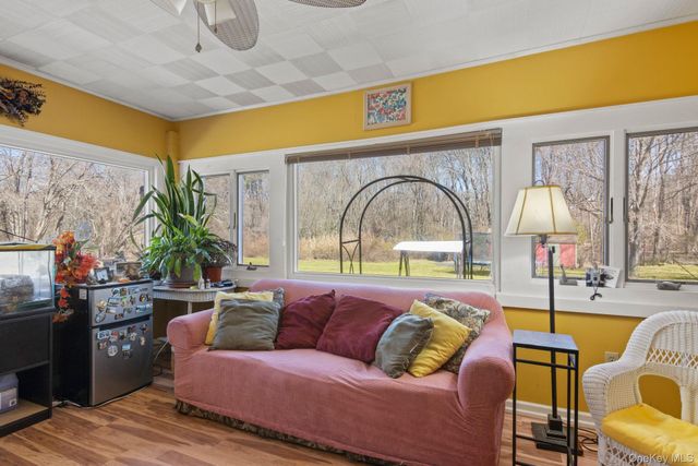 43 Harrison Avenue, Hauppauge, NY 11788
