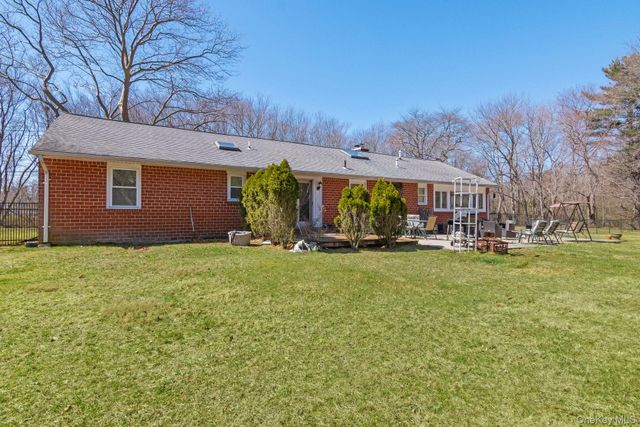 43 Harrison Avenue, Hauppauge, NY 11788