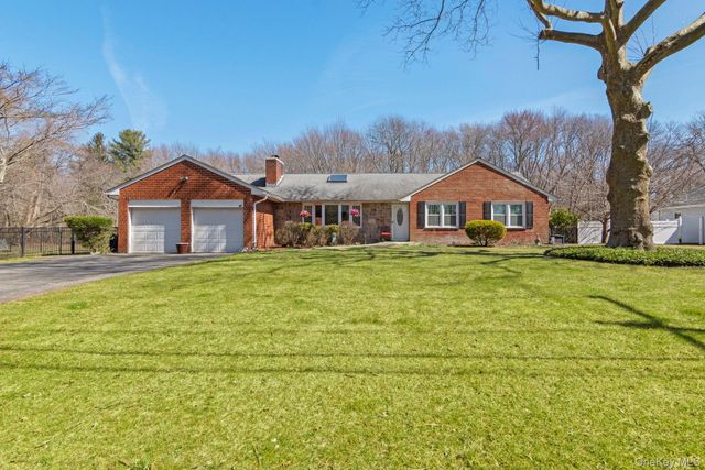 43 Harrison Avenue, Hauppauge, NY 11788