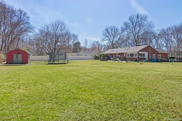 43 Harrison Avenue, Hauppauge, NY 11788