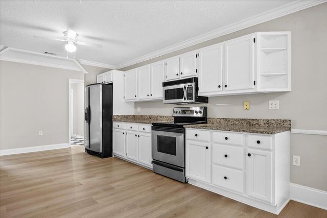 2185 Calle De Castelar, Navarre, FL 32566