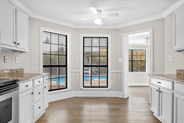 2185 Calle De Castelar, Navarre, FL 32566