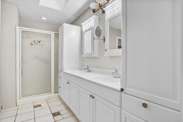 2185 Calle De Castelar, Navarre, FL 32566