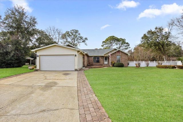 2185 Calle De Castelar, Navarre, FL 32566