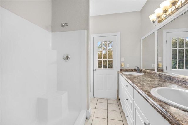 2185 Calle De Castelar, Navarre, FL 32566