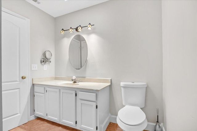 2185 Calle De Castelar, Navarre, FL 32566