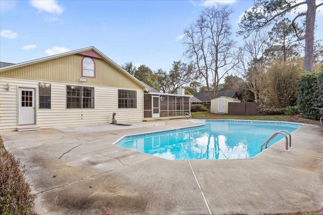2185 Calle De Castelar, Navarre, FL 32566