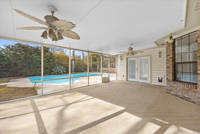 2185 Calle De Castelar, Navarre, FL 32566