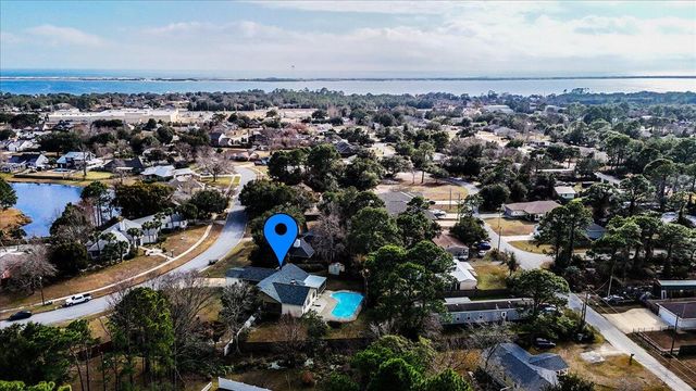 2185 Calle De Castelar, Navarre, FL 32566