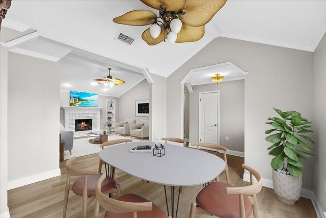 2185 Calle De Castelar, Navarre, FL 32566