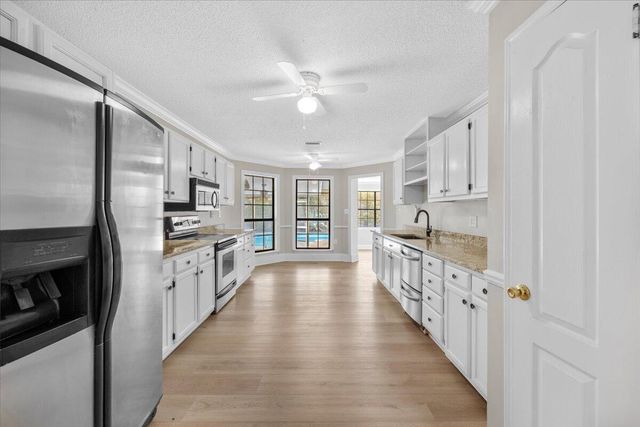 2185 Calle De Castelar, Navarre, FL 32566