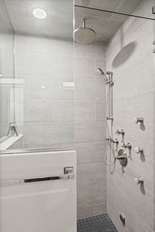 2301 W Wolfram Street 2, Chicago, IL 60618