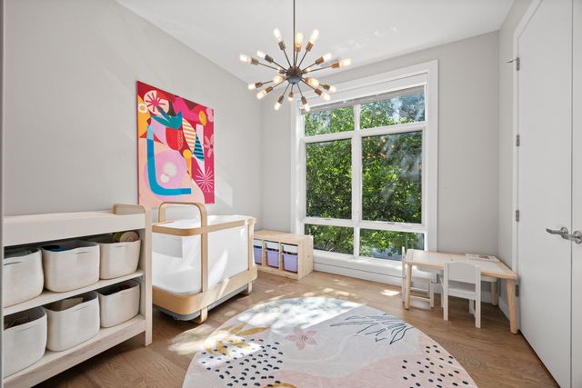 2301 W Wolfram Street 2, Chicago, IL 60618