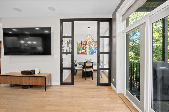 2301 W Wolfram Street 2, Chicago, IL 60618