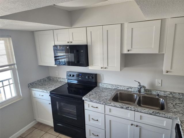 333 LAKE HOWARD DRIVE NW 313A, Winter Haven, FL 33880