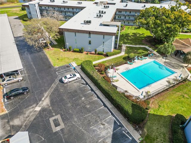 333 LAKE HOWARD DRIVE NW 313A, Winter Haven, FL 33880