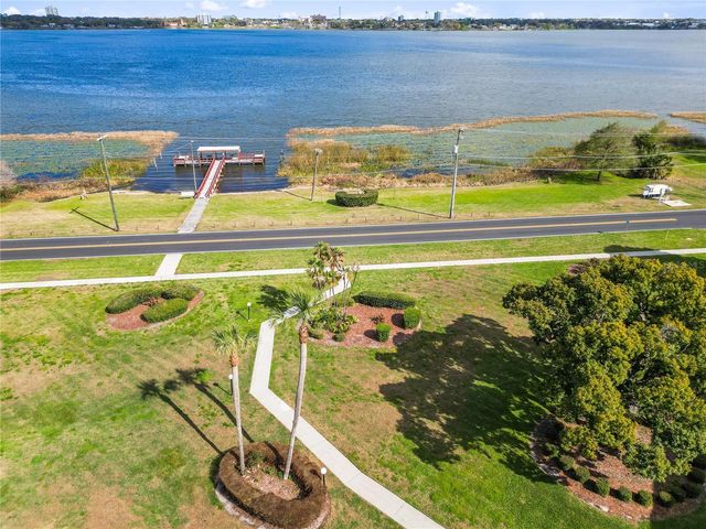 333 LAKE HOWARD DRIVE NW 313A, Winter Haven, FL 33880