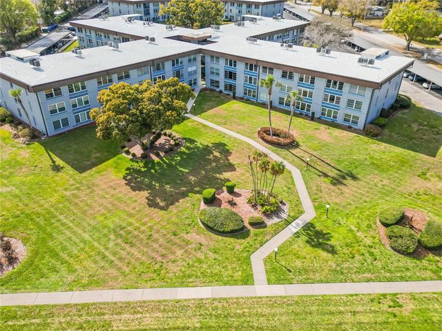 333 LAKE HOWARD DRIVE NW 313A, Winter Haven, FL 33880