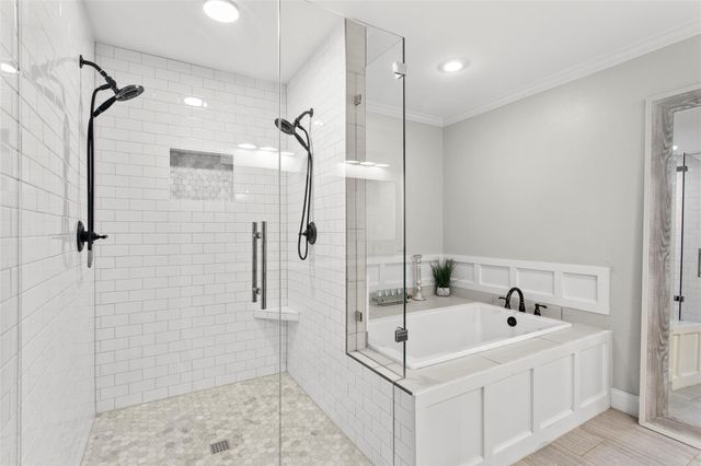 301 Medlin Creek LOOP, Dripping Springs, TX 78620