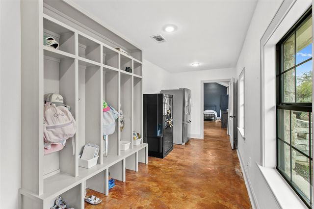 301 Medlin Creek LOOP, Dripping Springs, TX 78620