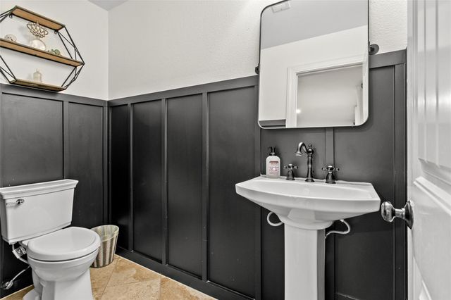 301 Medlin Creek LOOP, Dripping Springs, TX 78620
