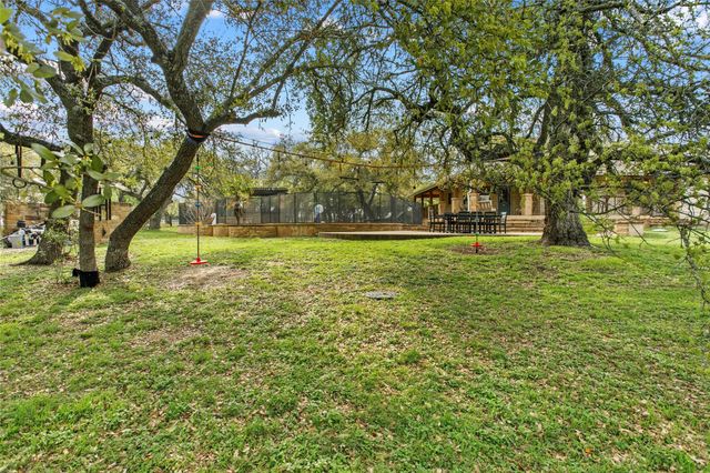 301 Medlin Creek LOOP, Dripping Springs, TX 78620
