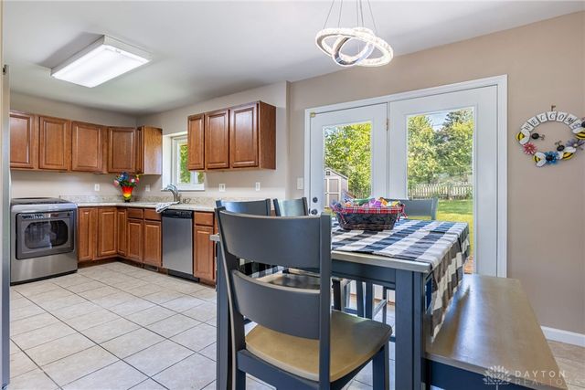 445 E 4th Street, Franklin, OH 45005