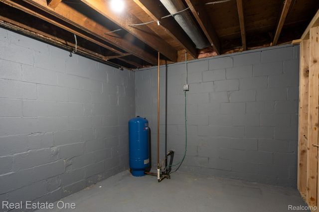735 Columbiaville Road, Deerfield Township, MI 48421
