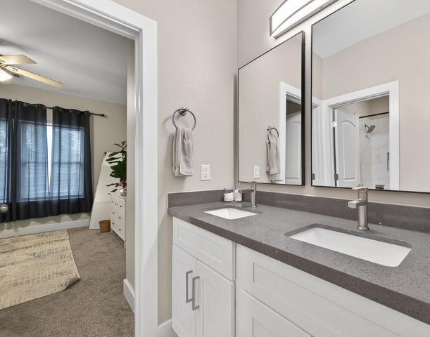 5417 Texas Street A, Houston, TX 77011