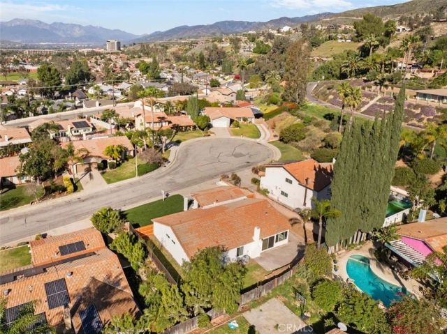 2905 Overland Court, Highland, CA 92346