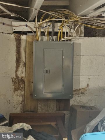 201 MACE AVE, Essex, MD 21221