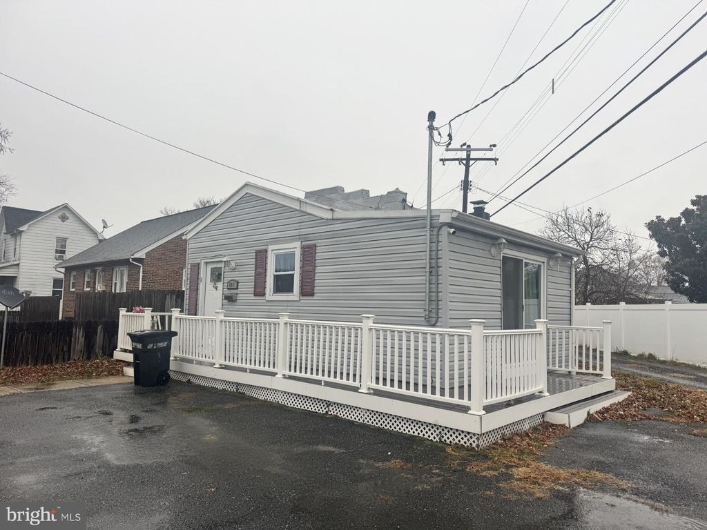 201 MACE AVE, Essex, MD 21221