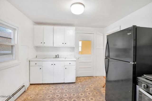 17 Avenue A, Schaghticoke, NY 12182