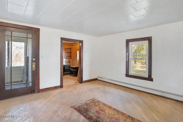 17 Avenue A, Schaghticoke, NY 12182