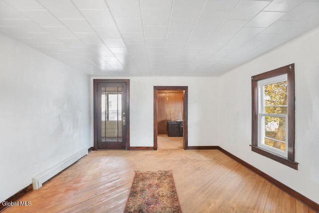 17 Avenue A, Schaghticoke, NY 12182