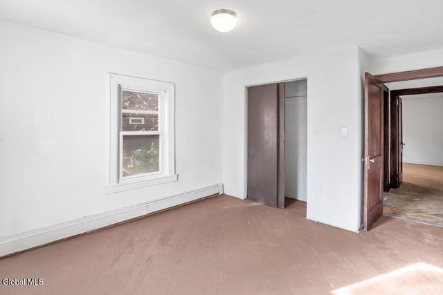 17 Avenue A, Schaghticoke, NY 12182