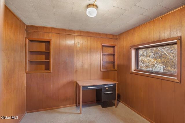 17 Avenue A, Schaghticoke, NY 12182