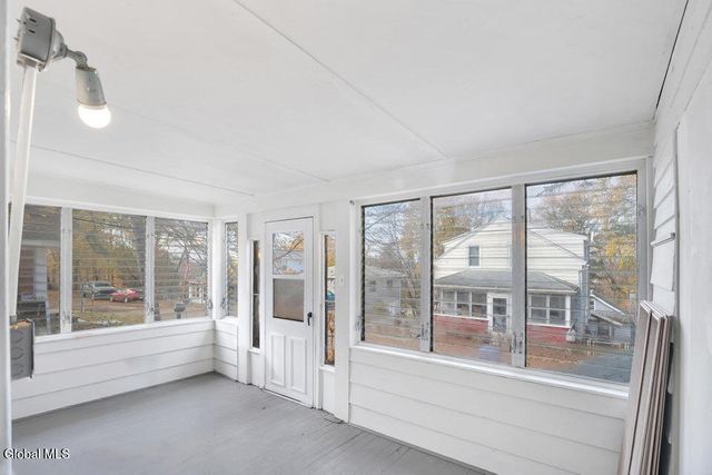 17 Avenue A, Schaghticoke, NY 12182