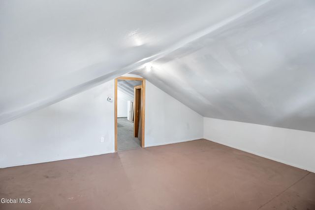 17 Avenue A, Schaghticoke, NY 12182