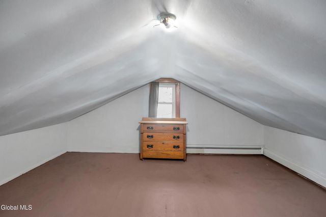 17 Avenue A, Schaghticoke, NY 12182