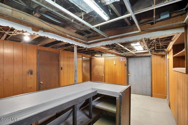 17 Avenue A, Schaghticoke, NY 12182