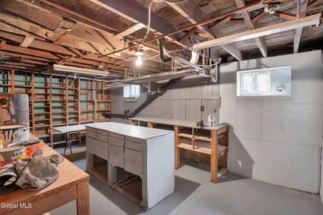 17 Avenue A, Schaghticoke, NY 12182