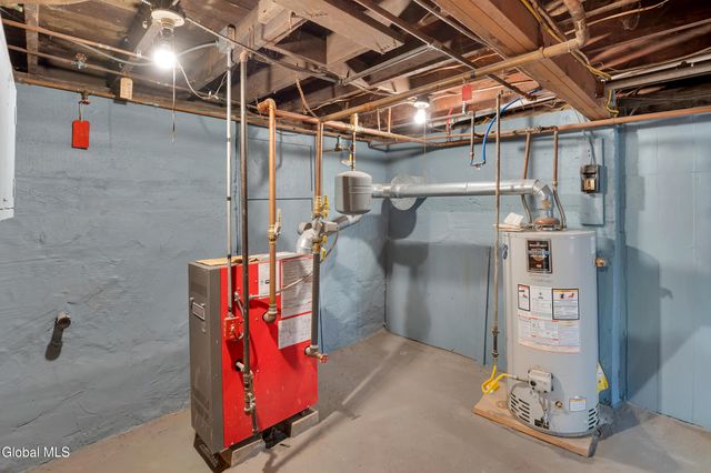 17 Avenue A, Schaghticoke, NY 12182