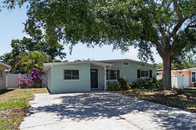 3300 Kingston ST N, St Petersburg, FL 33713