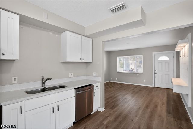 3300 Kingston ST N, St Petersburg, FL 33713