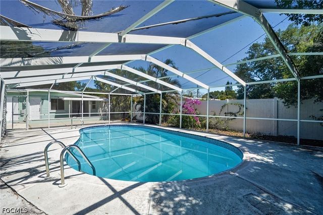 3300 Kingston ST N, St Petersburg, FL 33713