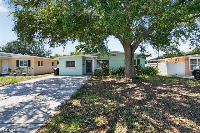 3300 Kingston ST N, St Petersburg, FL 33713