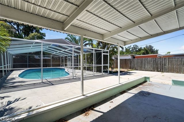 3300 Kingston ST N, St Petersburg, FL 33713