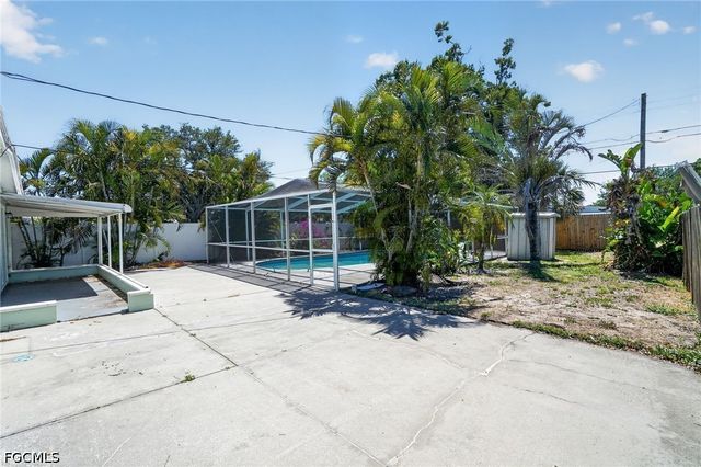 3300 Kingston ST N, St Petersburg, FL 33713